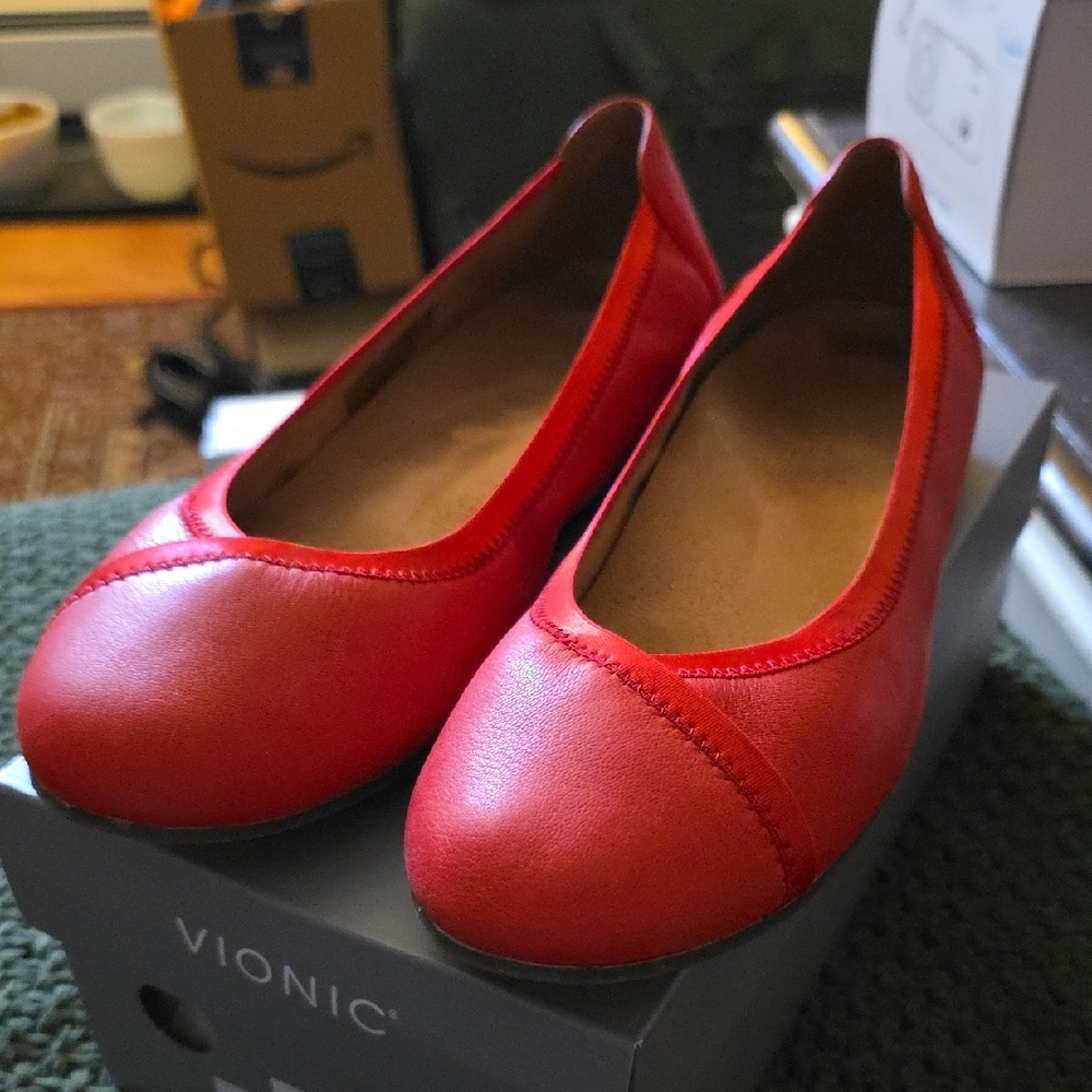 Vionic Women's Bold Red Flats